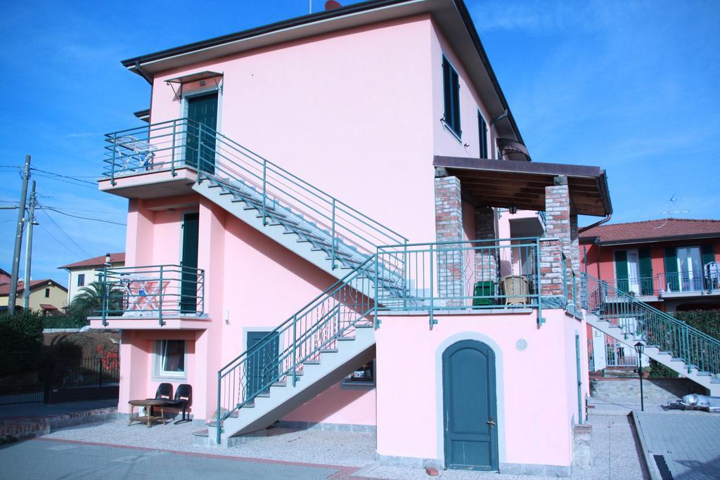 La Fonda Casa Vacanze-Appartamenti Con Piscina Санто-Стефано-ди-Магра Экстерьер фото